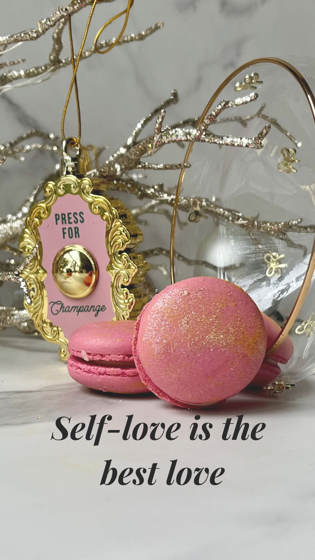 Wallpaper Wednesday - The Pink Locket